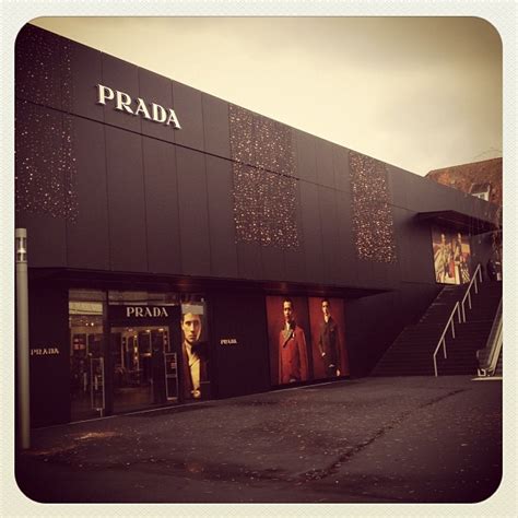 rezensionen für prada metzingen|Prada Metzingen, Metzingen, Reutlinger Straße, 73/2 ᐈ .